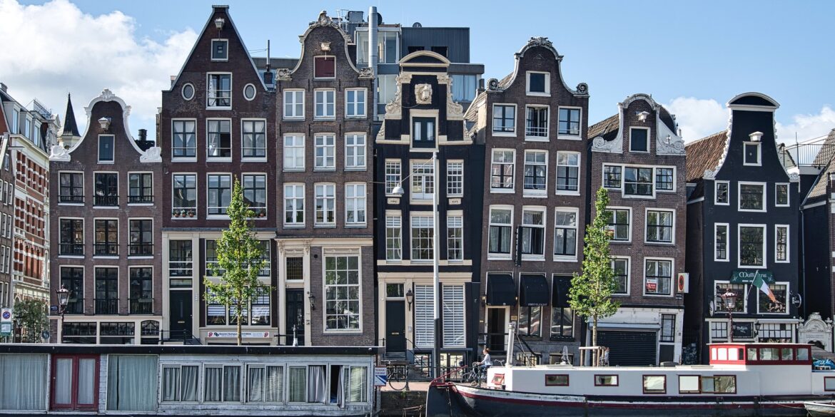5 reasons why you should visit Amsterdam at least once